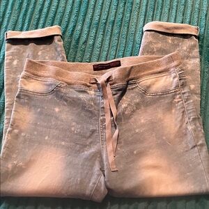 No Boundaries stone washed crop jeans